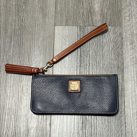 Dooney & Bourke Tatum Wristlet Wallet Navy blue Pebble Leather / like New - Picture 1 of 14